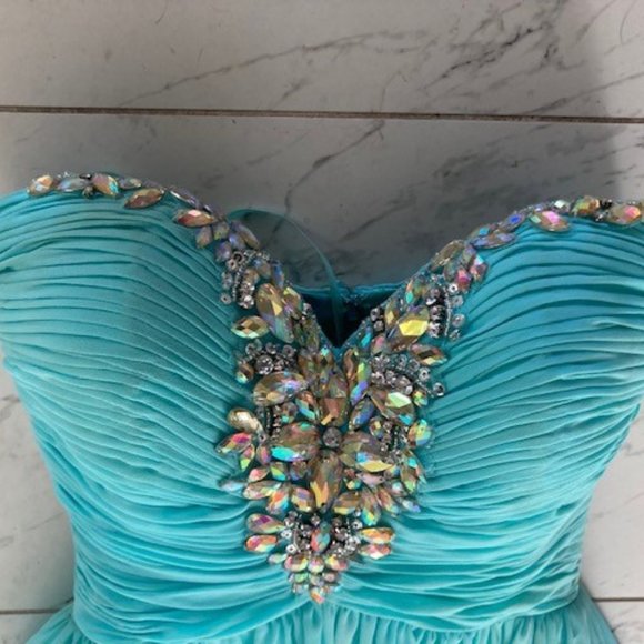 Floor-length strapless turquoise gown - Picture 5 of 7